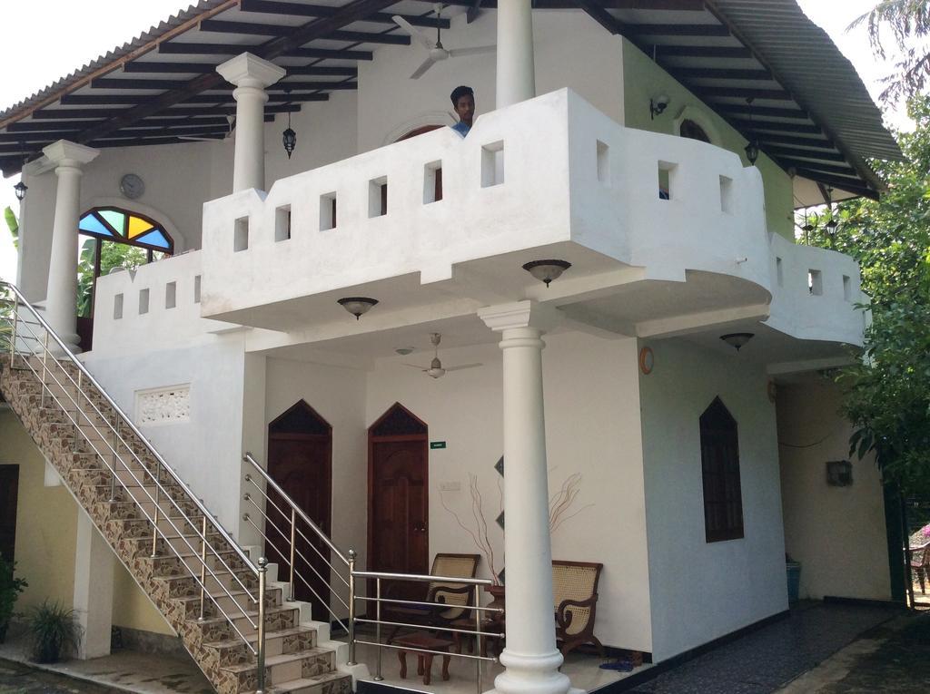 Tiny Royal Palace Unawatuna Bagian luar foto