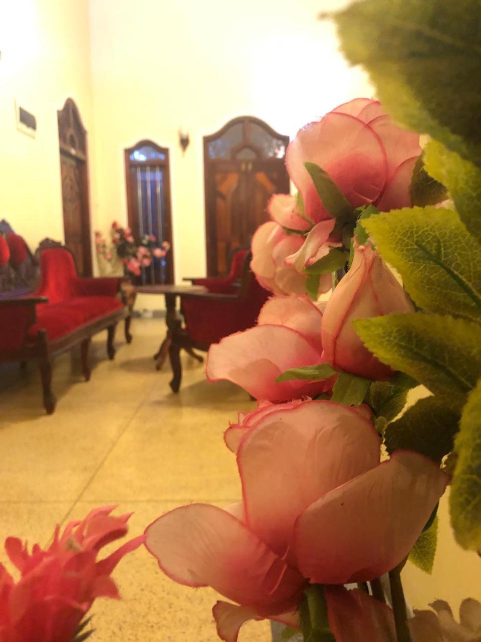 Tiny Royal Palace Unawatuna Bagian luar foto