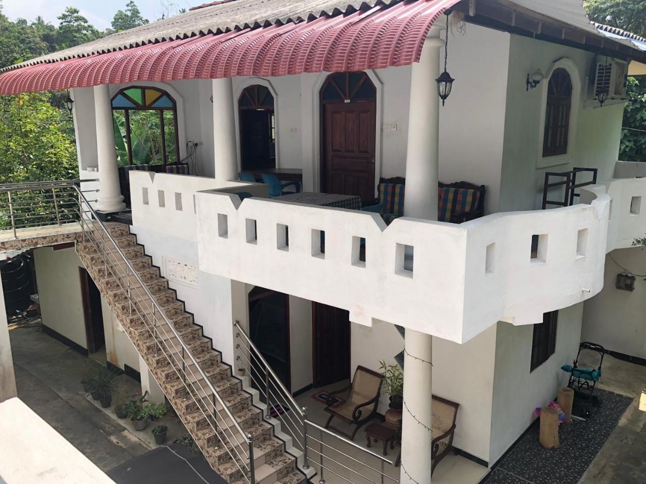Tiny Royal Palace Unawatuna Bagian luar foto